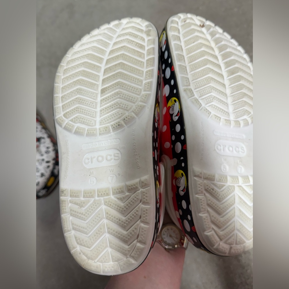 Minnie Mouse crocs - Picture 3 of 5